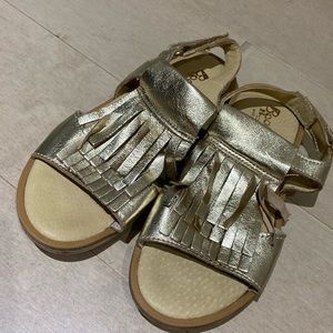 Golden leather sandals for girl size 1